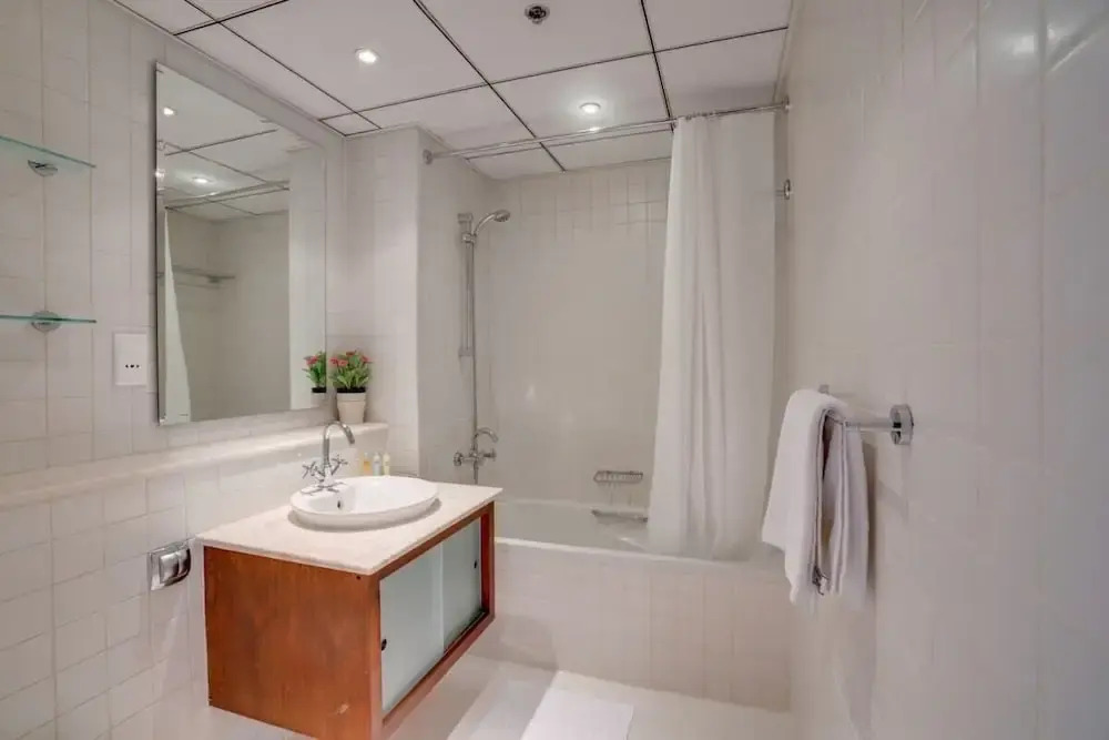 Airy Apartment With the Best View of Marina!