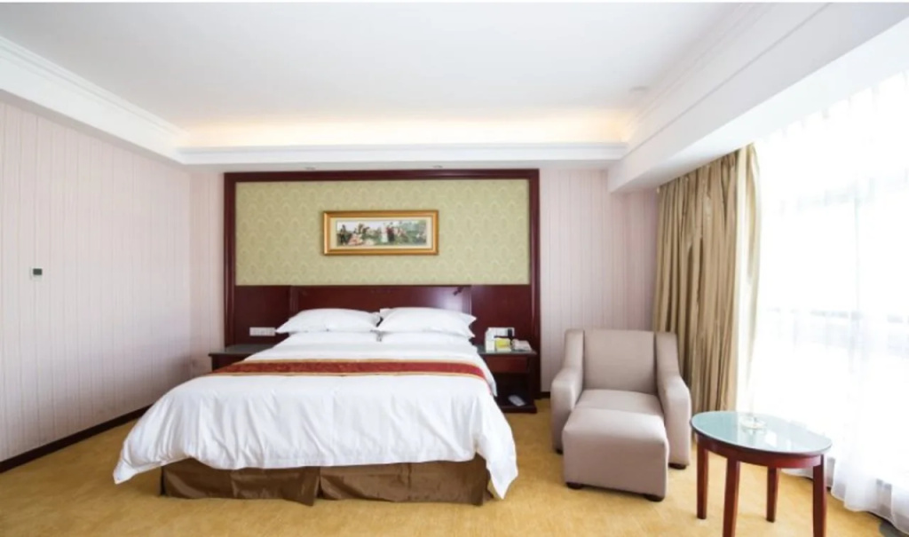 Vienna Hotel Zhejiang Haining Yancang Branch