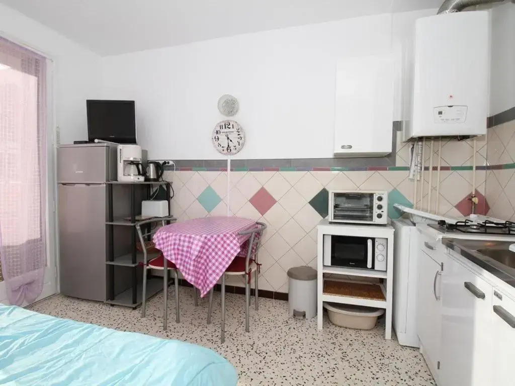 Appartement Balaruc-les-Bains, 1 pièce, 2 personnes - FR-1-553-47