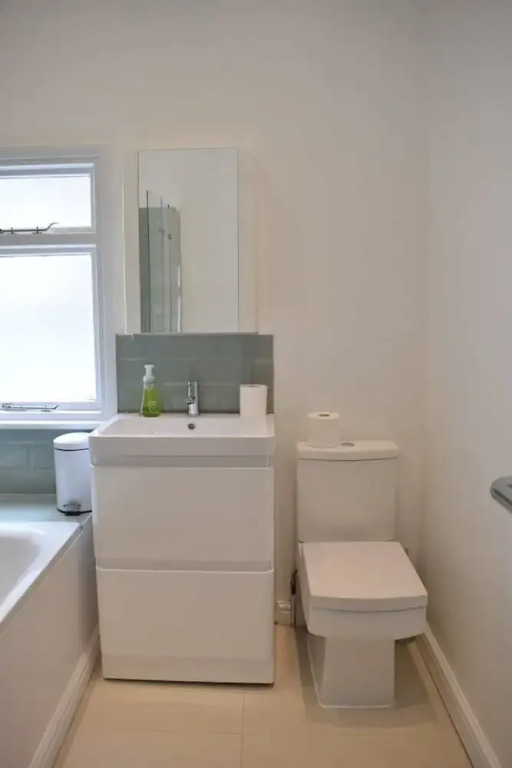One Bedroom Apartment in Bayswater