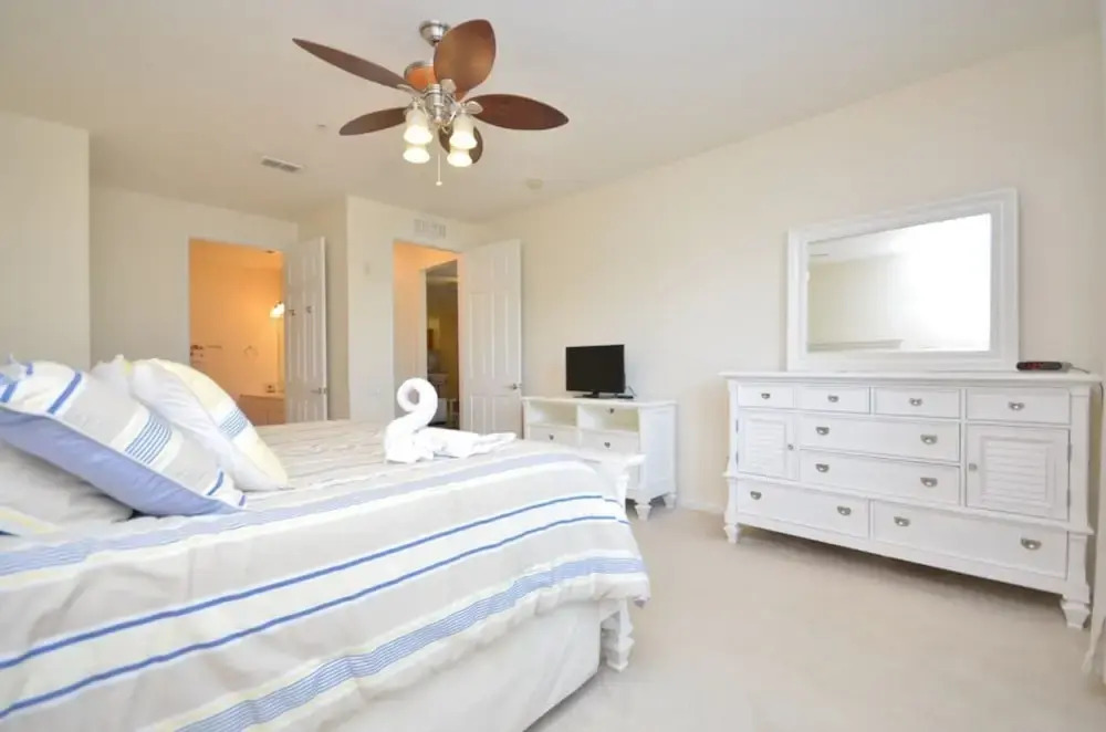 Vista Cay Resort by Millenium at Universal Blvd