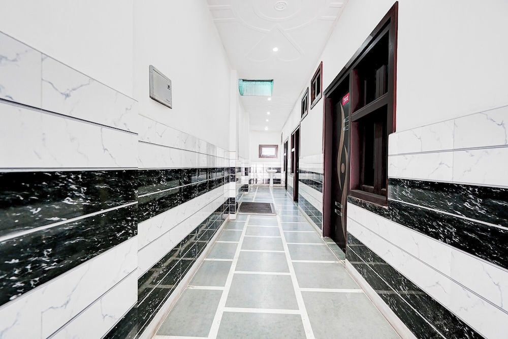 Fabhotel Happy Stay I