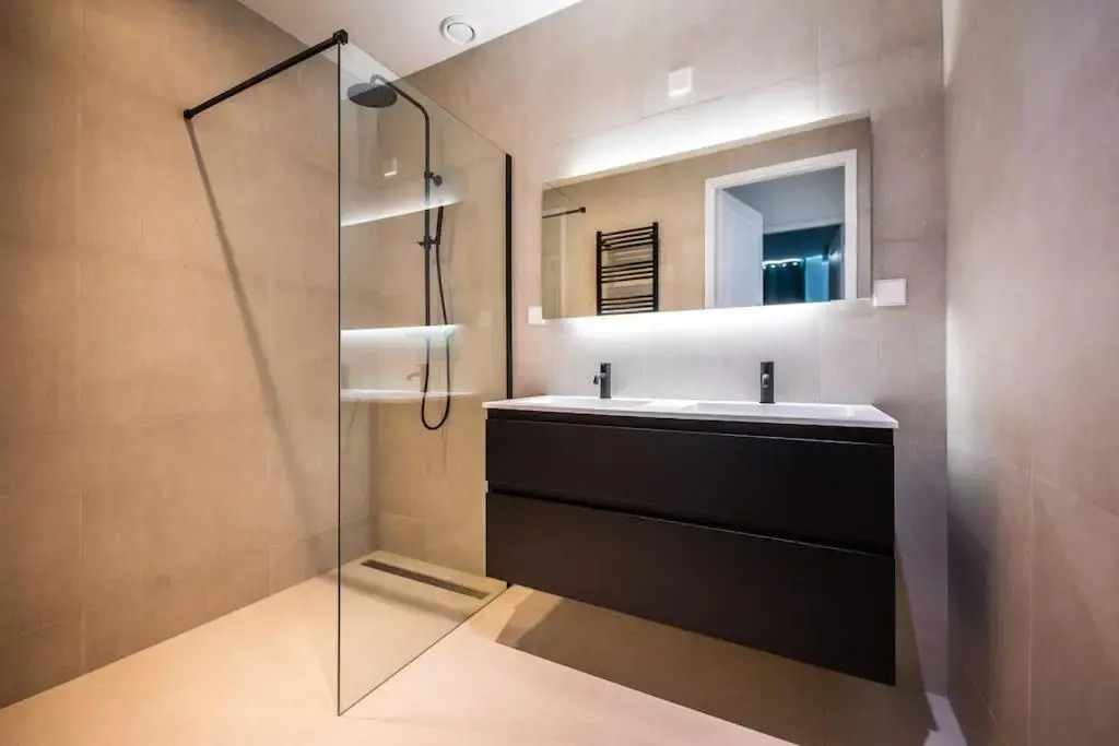 Brilliant 1 Bedroom Serviced Apartment 52m2 -NB304B-