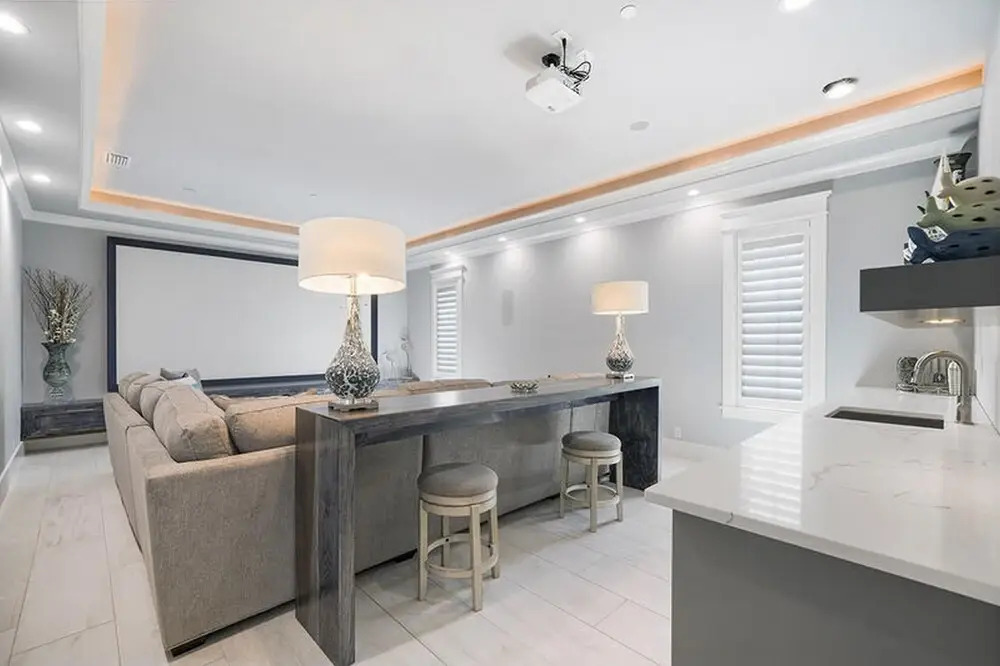 Mare Moderno by Bliss Beach Rentals