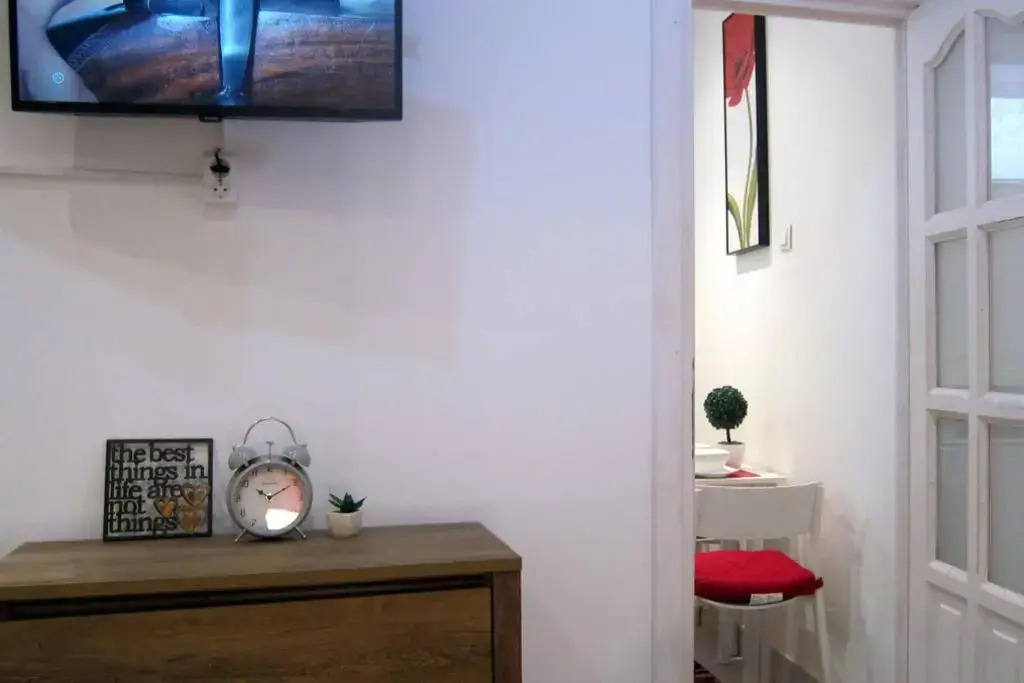 Studio 6