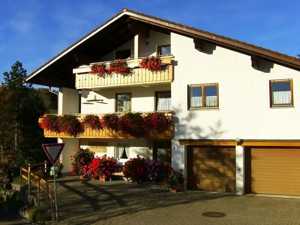 Haus Nett Modern Retreat