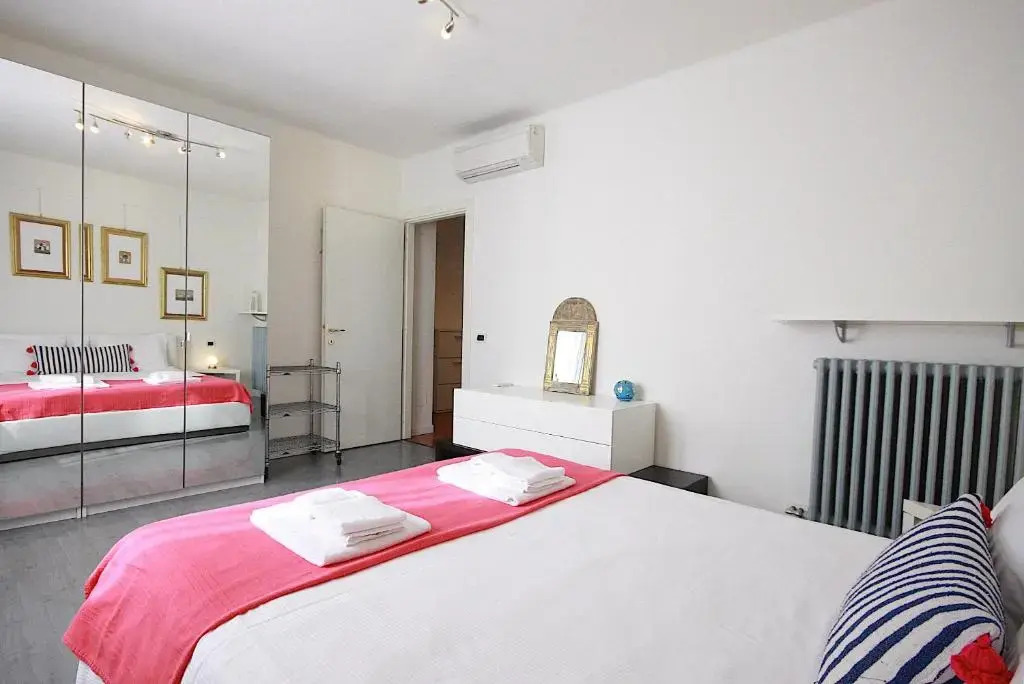 Bianco Apartment