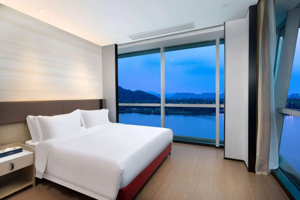 Ramada By Wyndham Huzhou Wuxing
