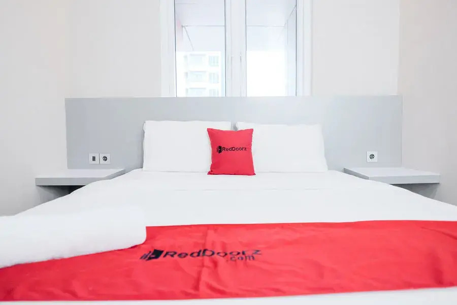 RedDoorz Plus near Deli Park Mall Medan