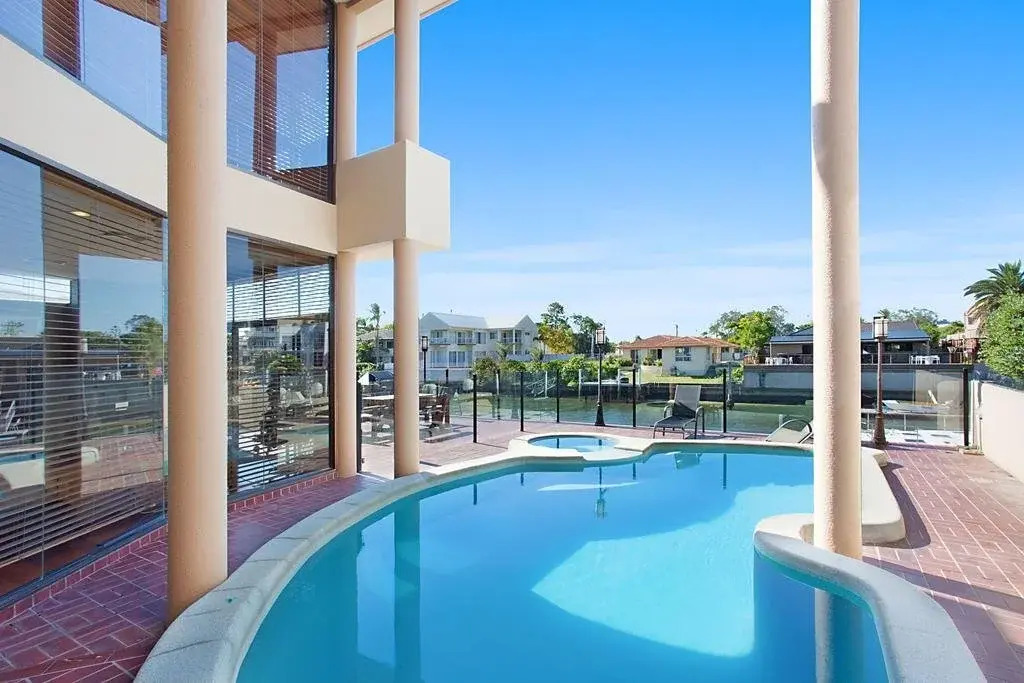 Chevron Oasis