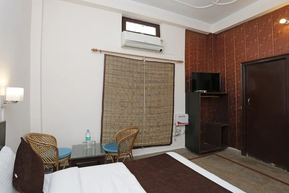 OYO 7618 Tapovan