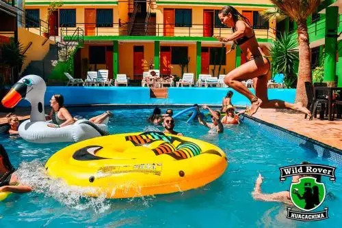 Wild Rover Huacachina