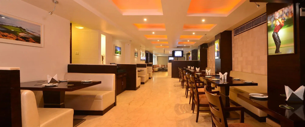 Hotel Le Roi Near New Delhi Railway Station