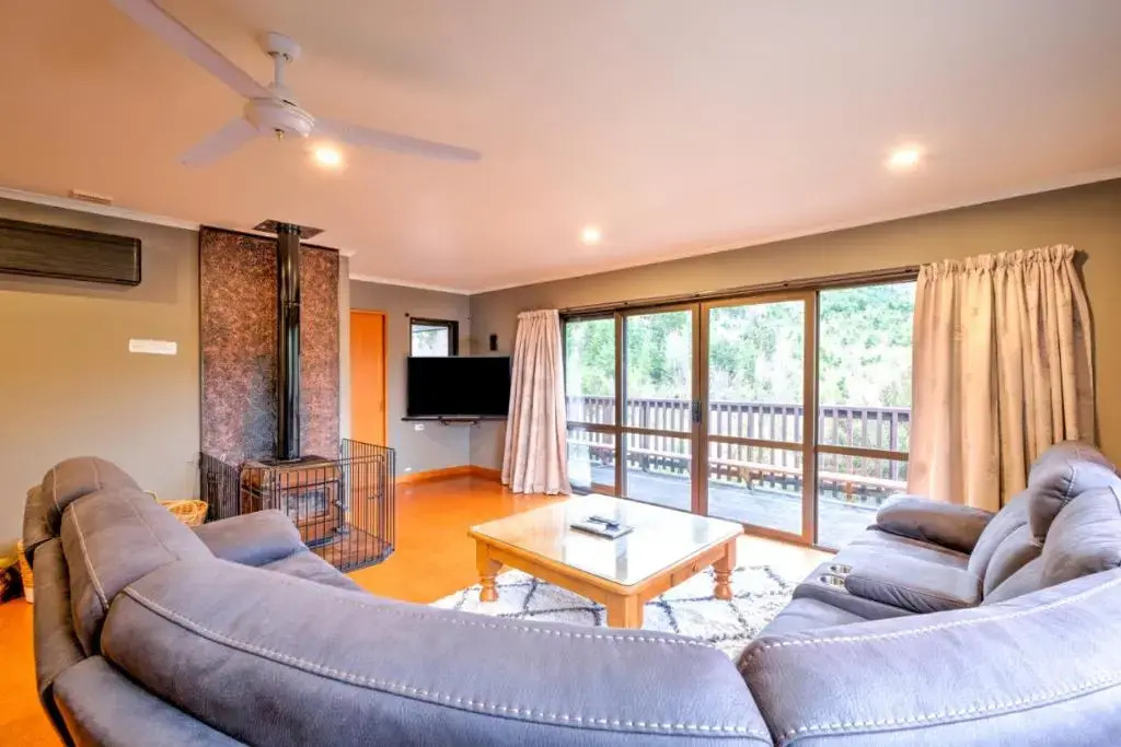 97 Chalet Cres