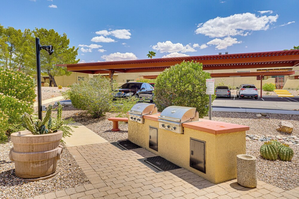 Pool & Hot Tub Access! Catalina Foothills Condo