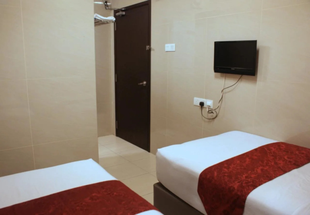 Aura Hotel
