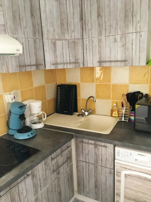 Apartment With one Bedroom in Frontignan, With Wonderful City View and Wifi - 1 km From the Beach