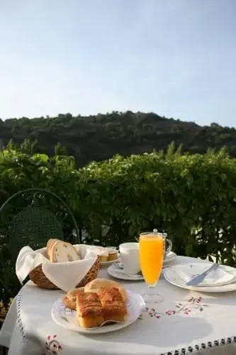 Hotel Rural Albamanjon