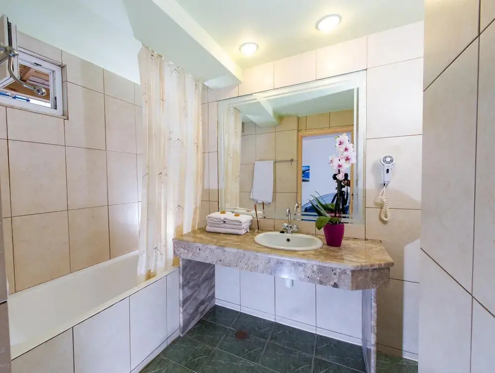 Creta Hotel