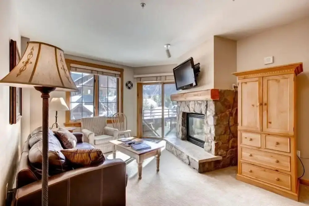 River Run Village 2 Bedroom Condo - 100 Yards To Slopes, Pool, Hot Tub Access