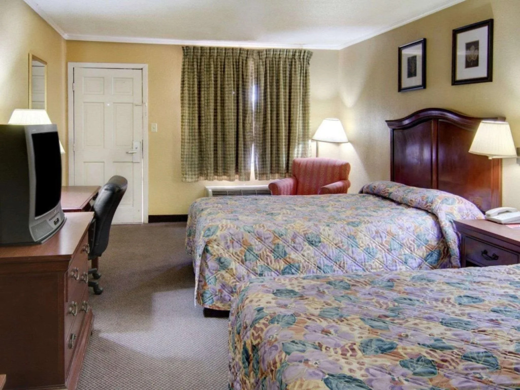 Econo Lodge Conference Center