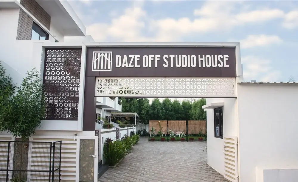 Daze Off Studio house