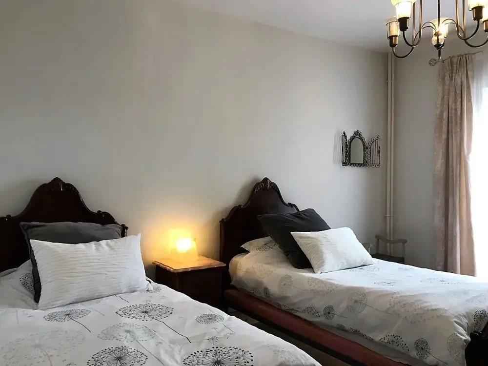 Luxurious Villa in Cazaubon with Swimming Pool