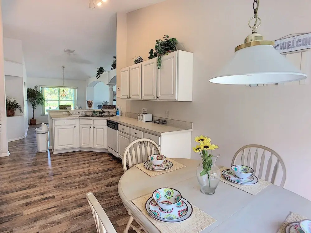 446 Lake Shore Parkway
