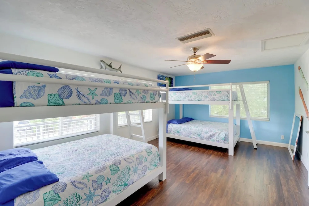 Walk to Beach: Waterfront Home in Marathon