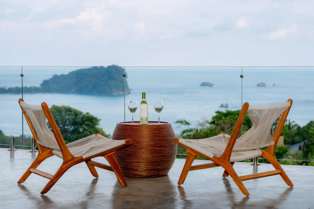 34 Guests Must Check This Truly Luxury Villa