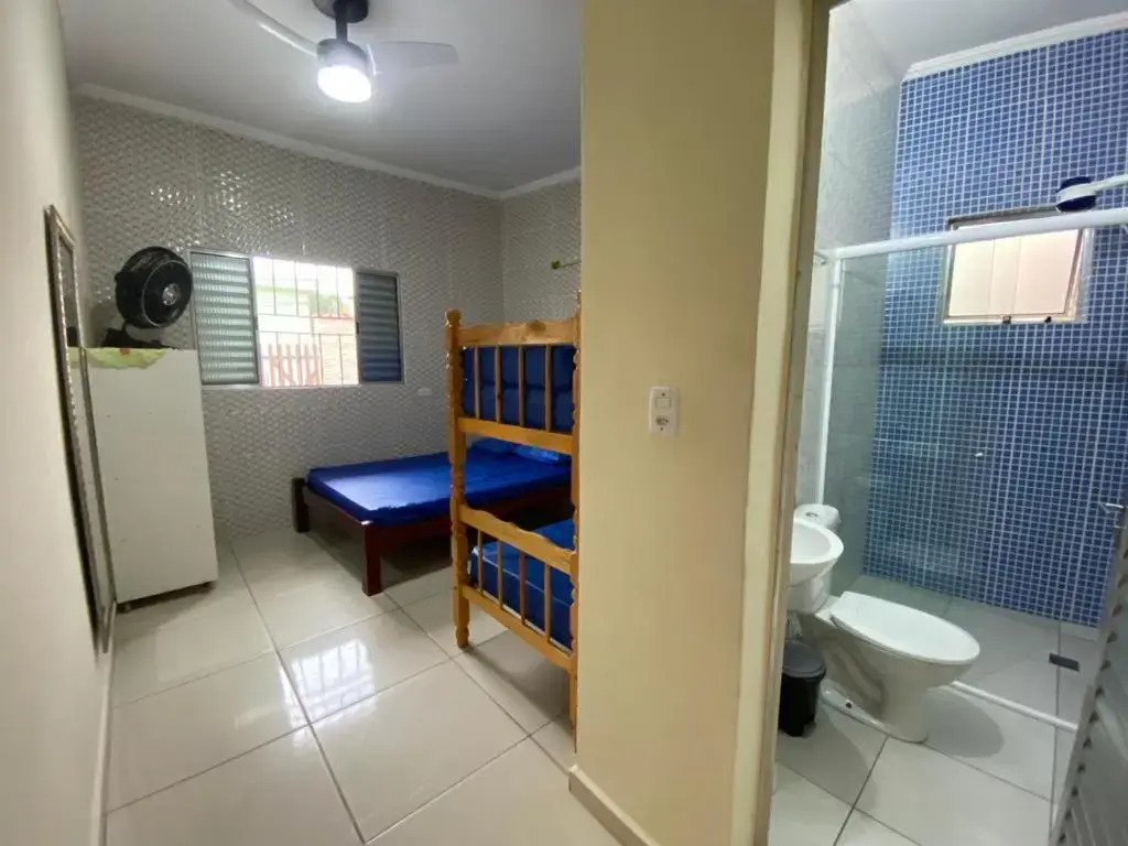 Casa aconchegante prox ao Sesc Bertioga 2 quartos, 2 banheiros