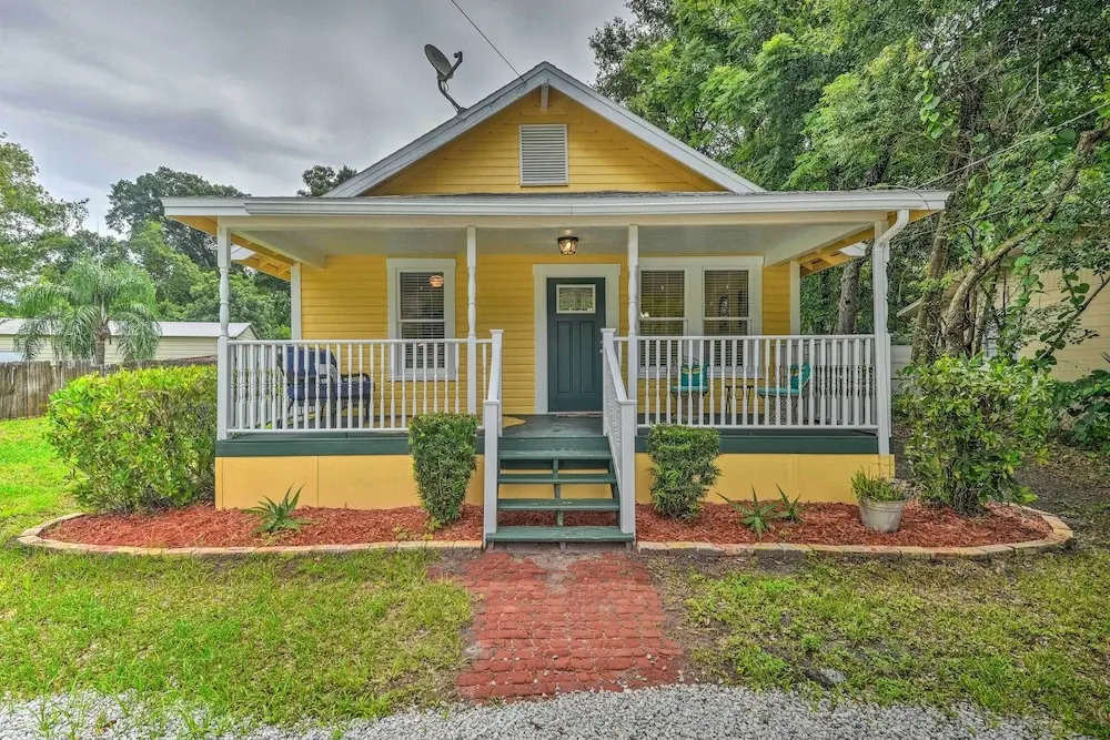 Family Home: Walk to Downtown & Stetson Univ!