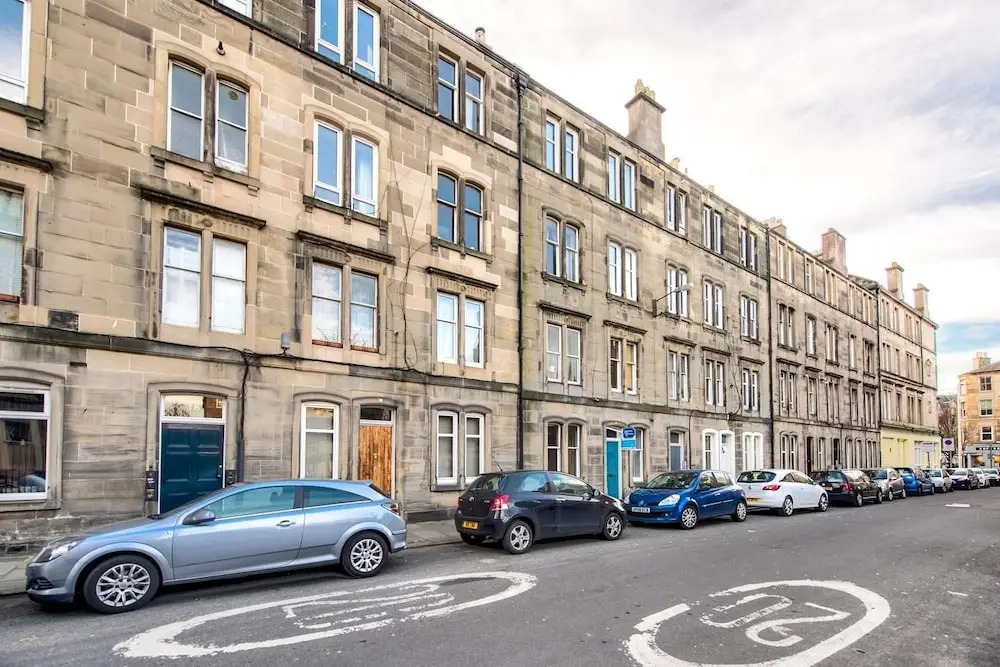 Homely 2 Bedroom Apartment Close To City Centre