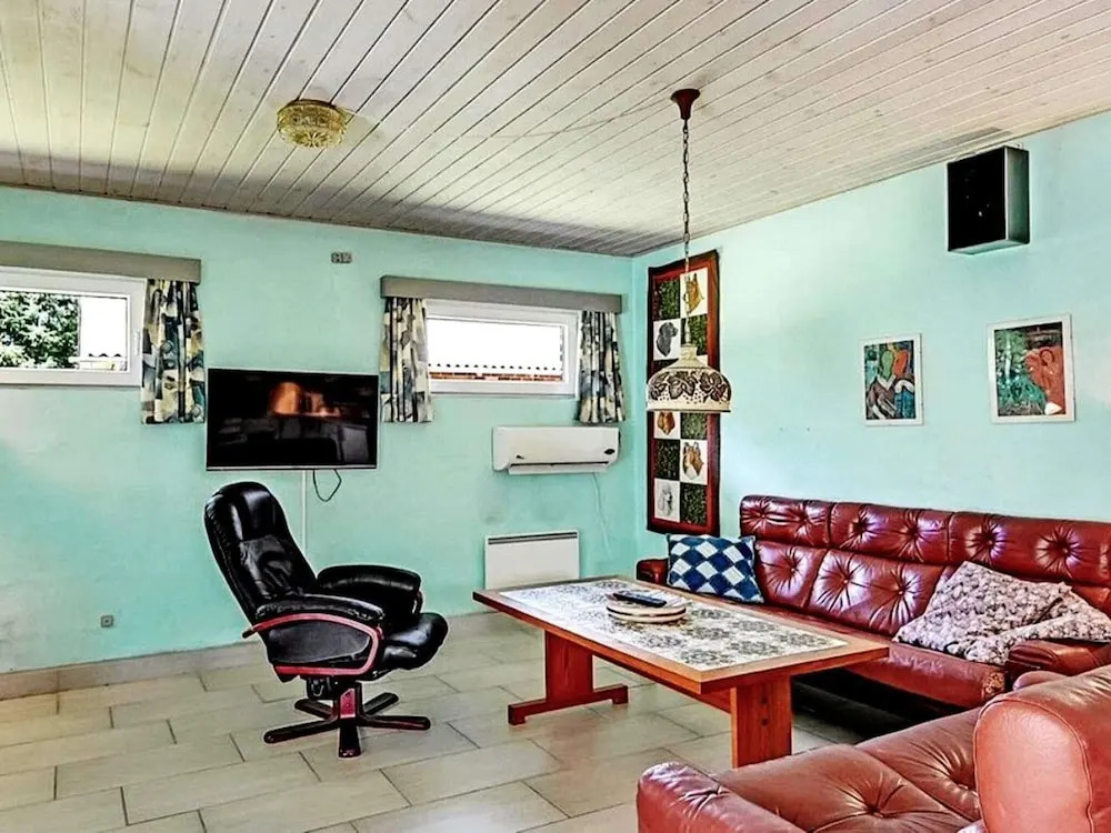 6 Person Holiday Home in Oksbol