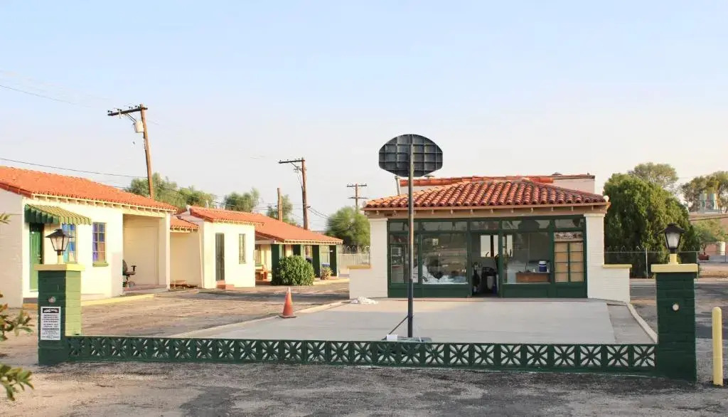 Economy Inn
