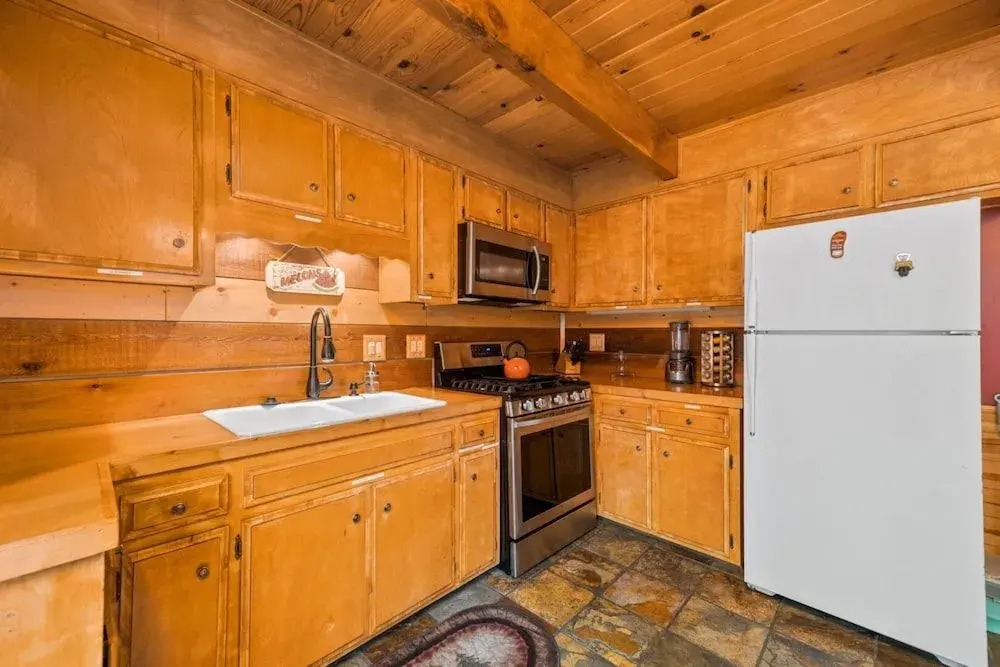 The Bear's Cabin