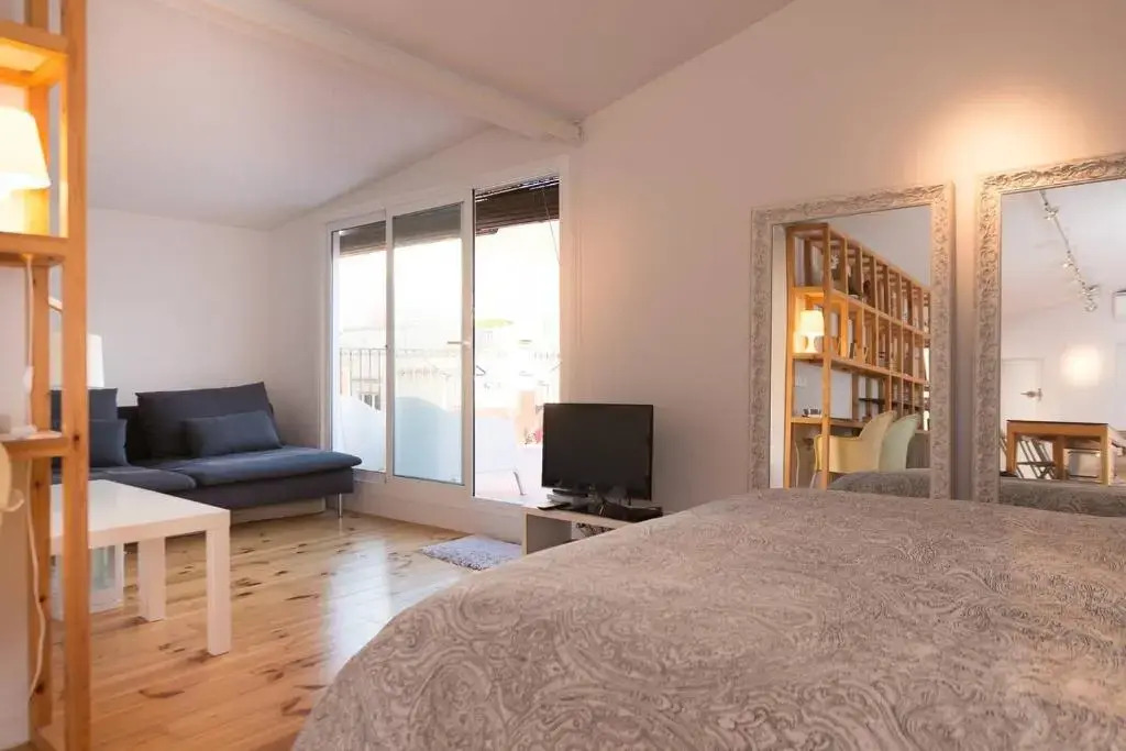 Stylish Studio with Fantastic Terrace, Old Town