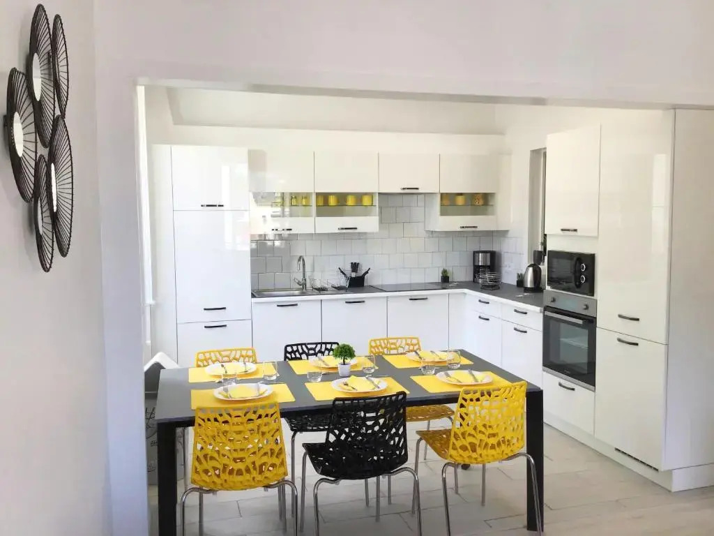 Appartement Le Solea 100m2 climatisé parking proche Sanctuaires