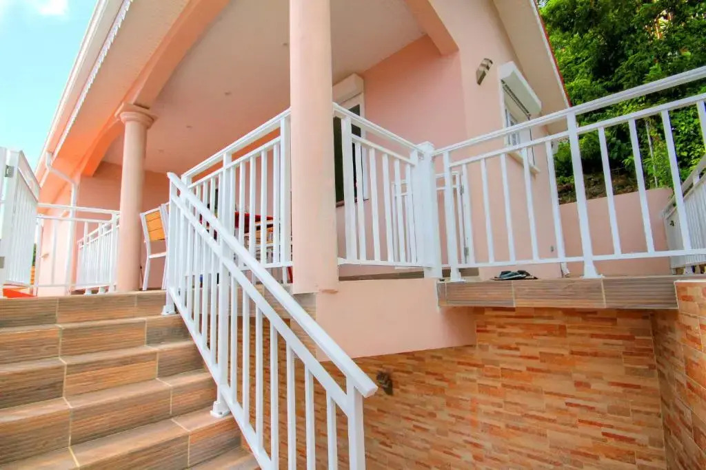 Villa avec piscine et vue mer
