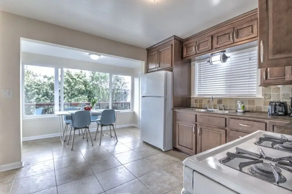 Renovated 2BR Lake View Condo