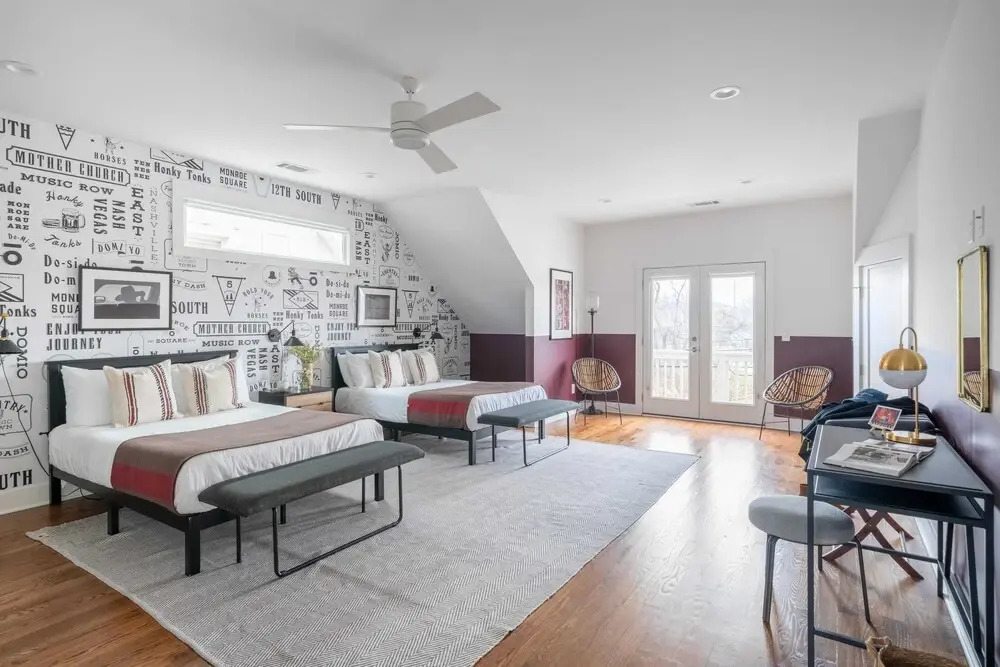 Sleeps 24 2 Homes, Minutes to Downtown+broadway Faith & Barbara by Avantstay