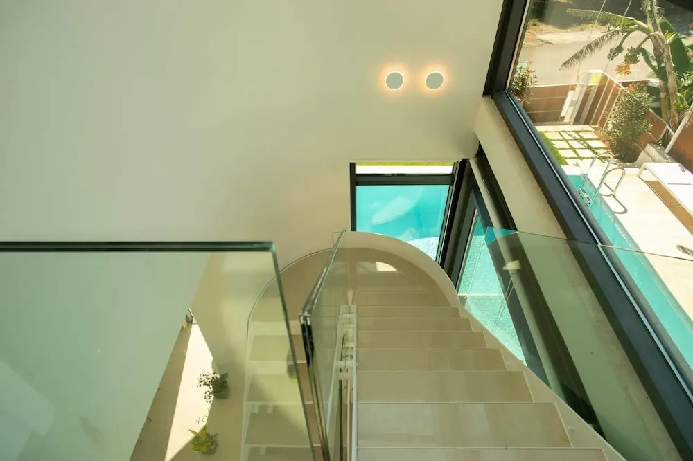 Luxury Villa Mirror - 200meters From The Beach