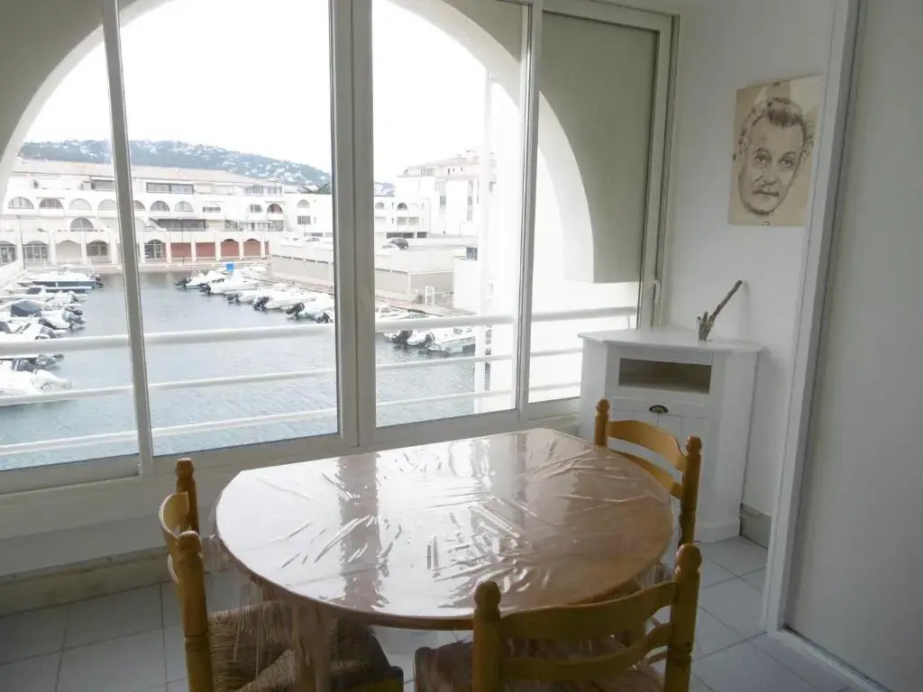 Appartement Sète, 2 pièces, 4 personnes - FR-1-472-111