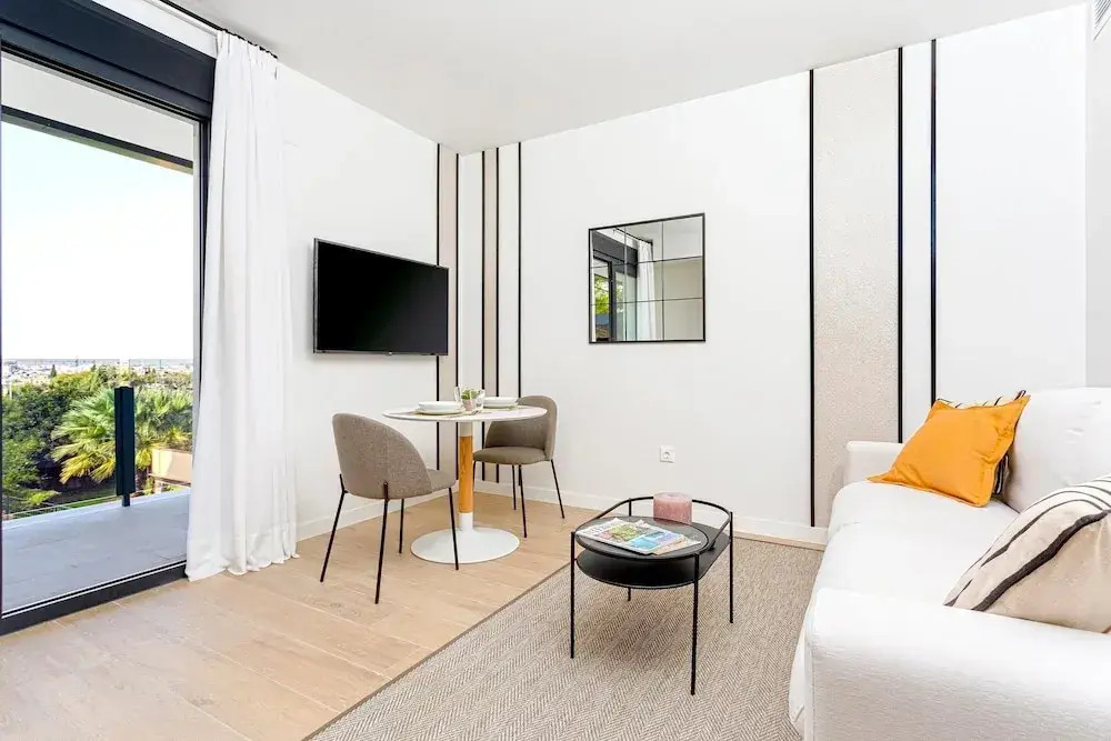 Cozy 1 bd Apartment With Terrace Pool and Parking Arruzafa VII