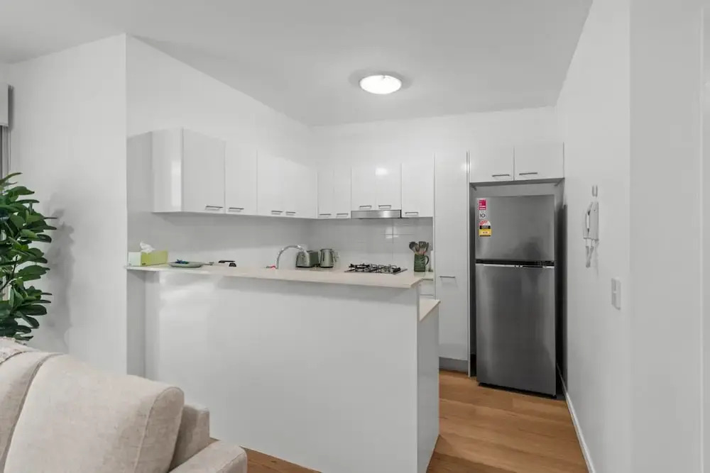 2-bed Getaway With Shared Pool & BBQ Access