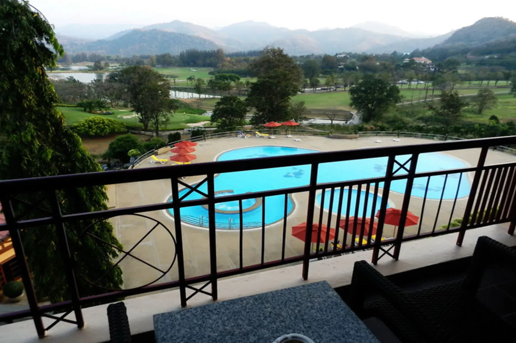 Sir James Resort