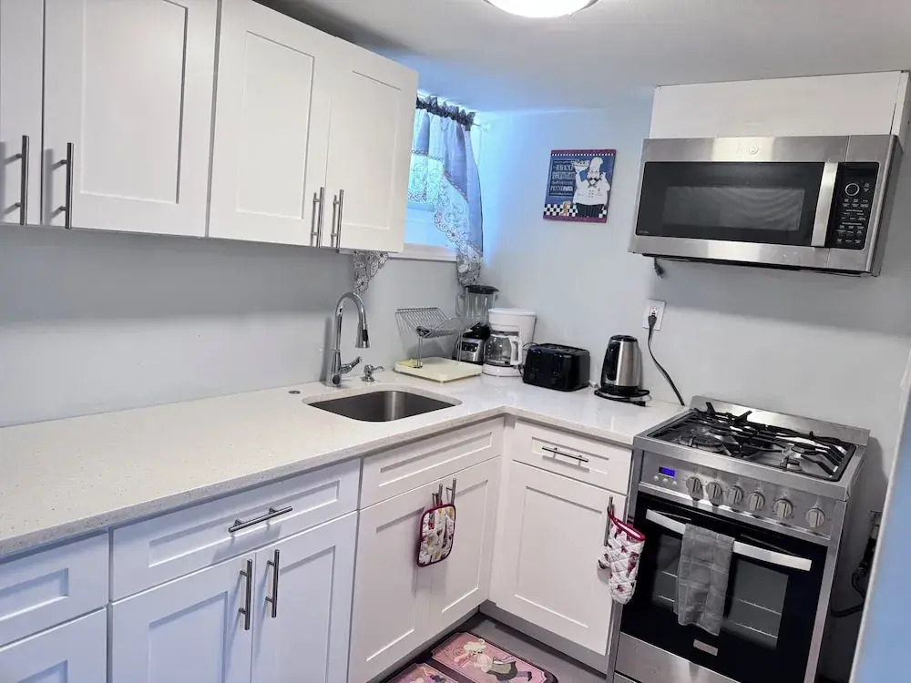 Nice one bedroom apartment at 15 minutes to New York excellent bus transportation