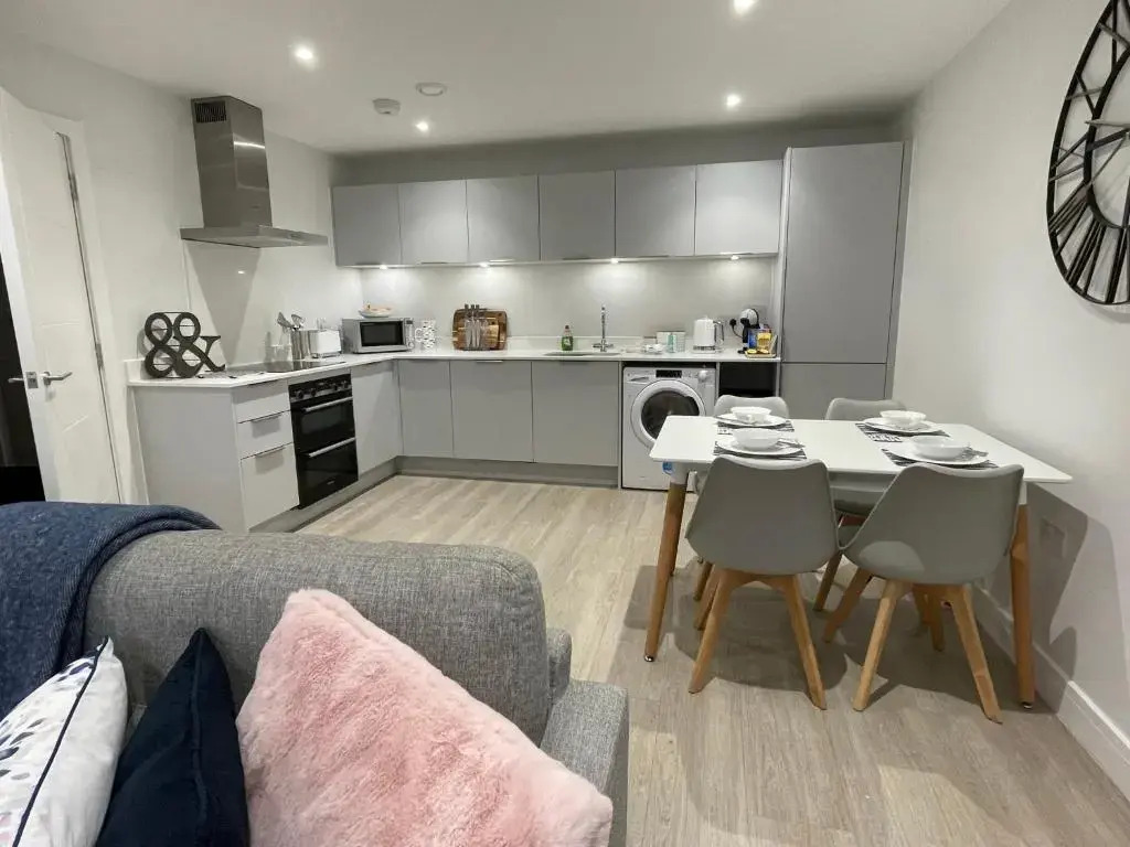4 Putsborough - Indoor Pool & 4 min walk to Beach!