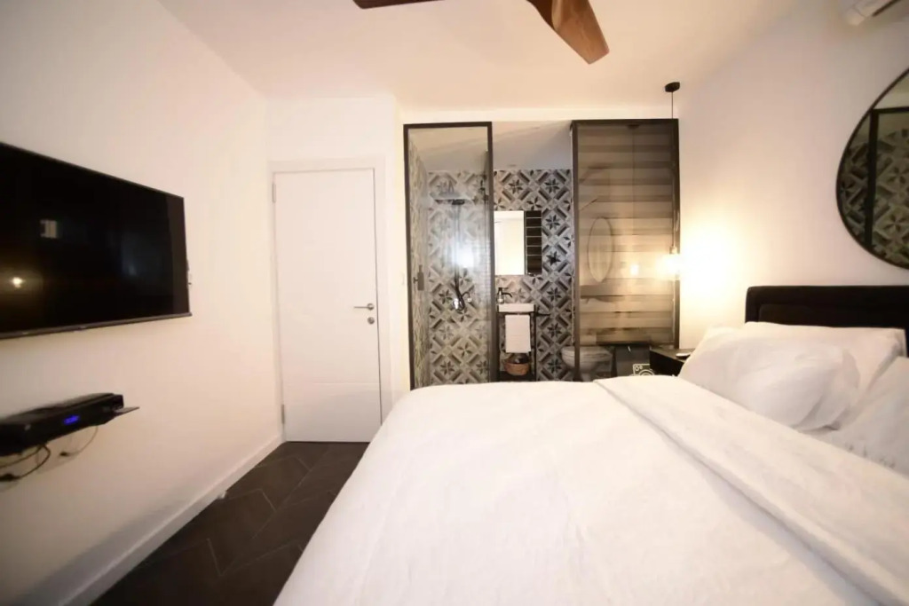 Z32 Luxury Boutique Apartments