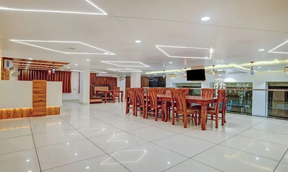 Capital O 63423 Hotel Regal Regency